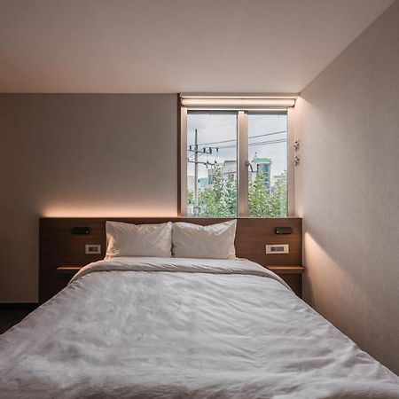 סיאול Pillowsopher Hongdae מראה חיצוני תמונה
