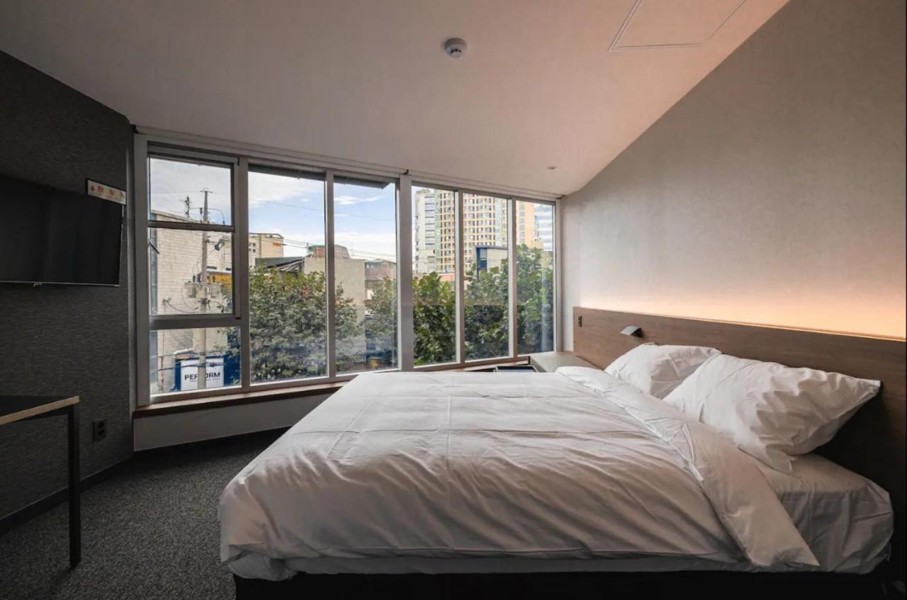 סיאול Pillowsopher Hongdae מראה חיצוני תמונה