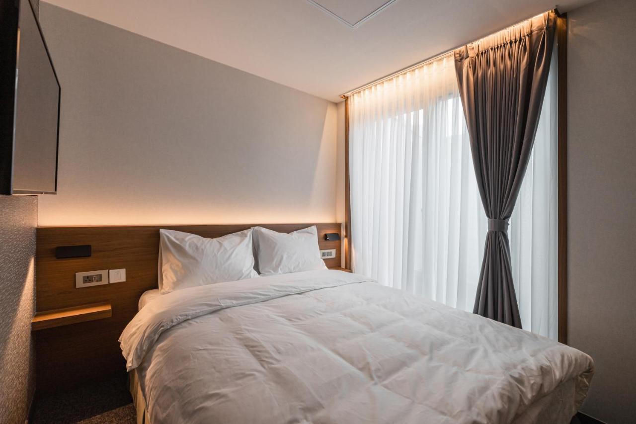 סיאול Pillowsopher Hongdae מראה חיצוני תמונה