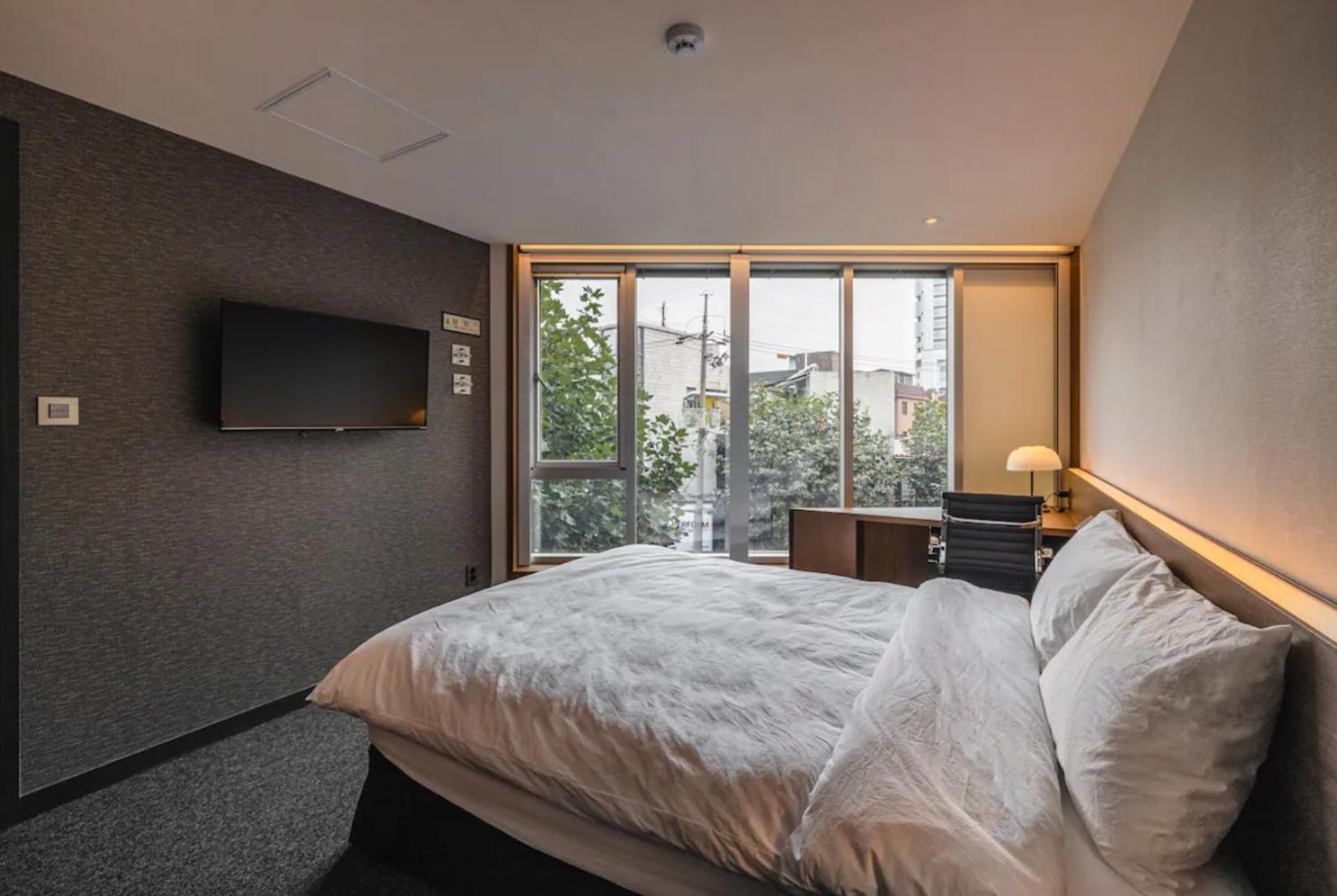 סיאול Pillowsopher Hongdae מראה חיצוני תמונה